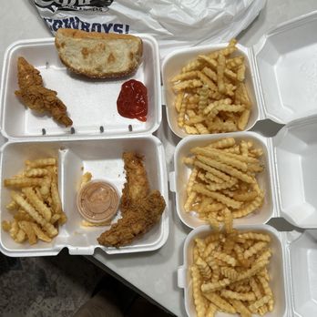 Raising Cane's Chicken Fingers - Ordered 3 chicken fingers and a combo meal and this what they gave us ?!!!!!! Not good! What the heck ?????? - Chicken Wings Near Me - Dallas, Texas Raising Cane's Chicken Fingers - Ordered 3 chicken fingers and a combo meal and this what they gave us ?!!!!!! Not good! What the heck ?????? - Chicken Wings Near Me - Dallas, Texas