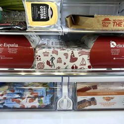 Delicias de Espana 2 - There tarta fitting perfectly in a refrigerator
