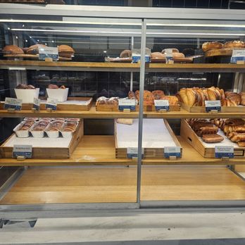 Paris Baguette - Pastries - Bakeries Near Me - Cincinnati, Ohio Paris Baguette - Pastries - Bakeries Near Me - Cincinnati, Ohio