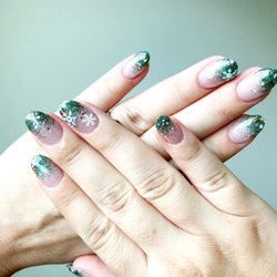 Pinkys nail and spa - Christmas nails by Tina