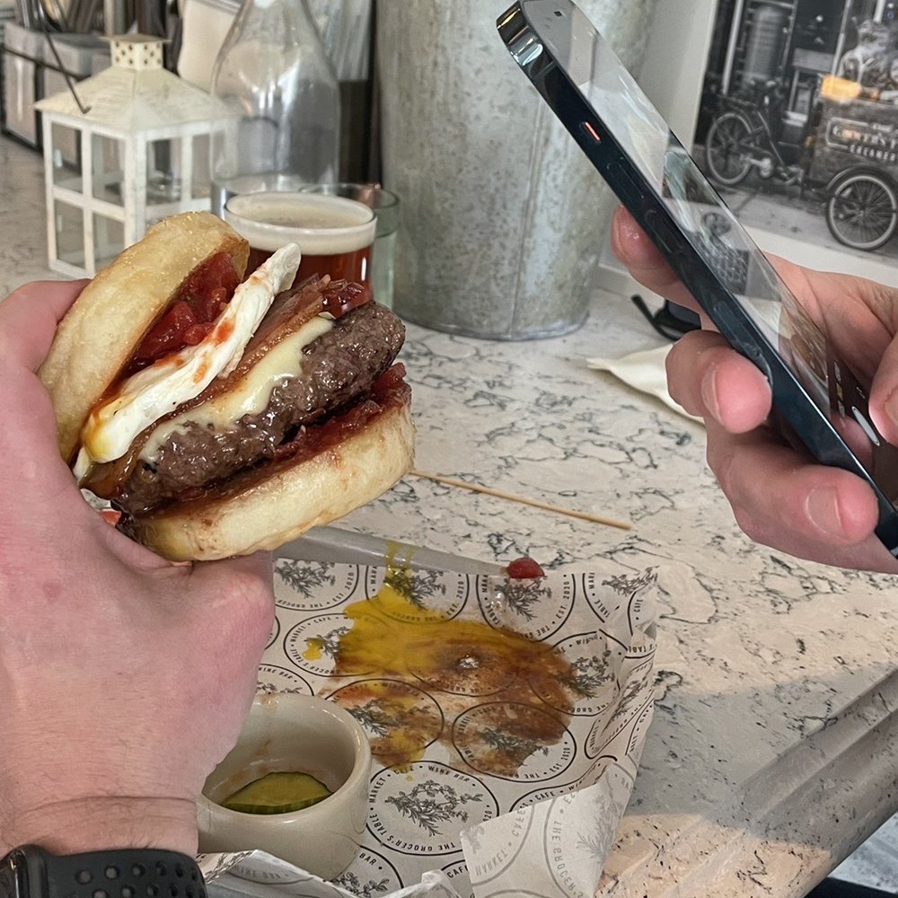 The Grocer's Table - Burger - Cafes Near Me - Wayzata, Minnesota