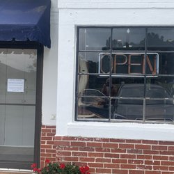 Tuggles Gap Roadside Inn - Website said open. They were closed. No sign. Just closed.