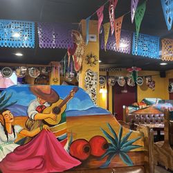 Ajuua - Interior