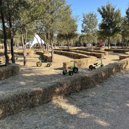 Hay maze with tricycles Hay maze with tricycles