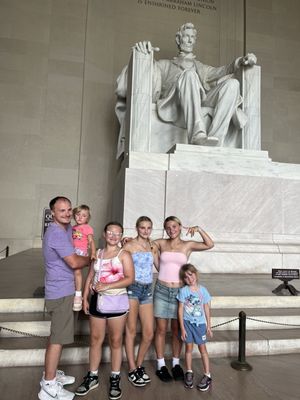 Lincoln Memorial by null
