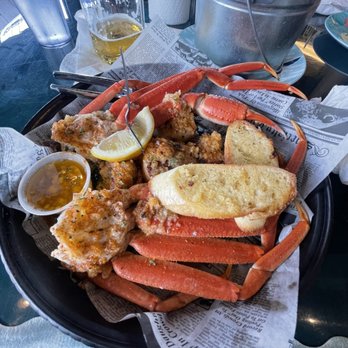 Beachside Seafood - 2 Crab clusters and 5 scallops  garlic butter mild  Lemon + Side of Extra Garlic Butter - Seafood Near Me - Indialantic, Florida