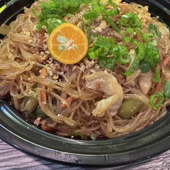Luna's Lunpias - Veggie pancit - Filipino Near Me - Poway, California