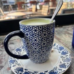 Yours Cafe - Matcha latte