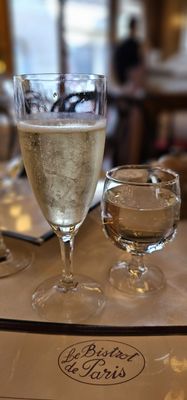 Le Bistrot de Paris by null