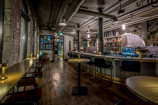 HEIST Restaurant + Wine Club by null