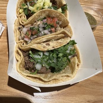 Kompali Tacos y Tortas - Pork, chicken, and Steak Tacos - Tacos Near Me - Milwaukee, Wisconsin