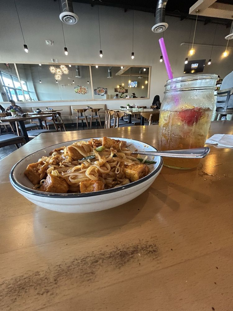 Baytown Thai Kitchen Logo