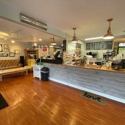 Long Grove Coffee - Counter service