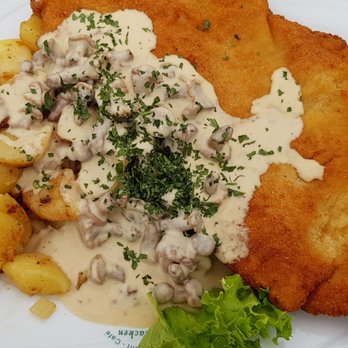 Restaurant Sandplacken - Schnitzel mit Pfifferlingen - International Near Me - Schmitten, HE Restaurant Sandplacken - Schnitzel mit Pfifferlingen - International Near Me - Schmitten, HE