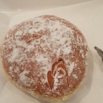 Paris Baguette - King Cream Donut - A Circular Piece of Tasty Perfection! - Bakeries Near Me - Cincinnati, Ohio Paris Baguette - King Cream Donut - A Circular Piece of Tasty Perfection! - Bakeries Near Me - Cincinnati, Ohio