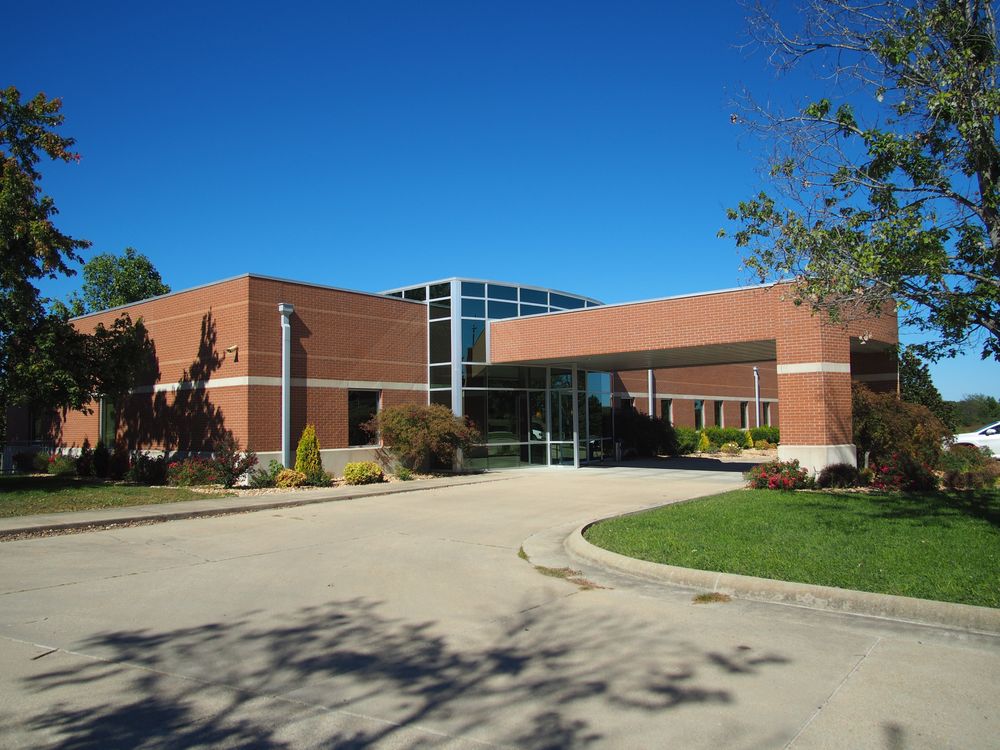 JONES EYE CENTER Updated June 2024 1405 Doctors Dr, West Plains