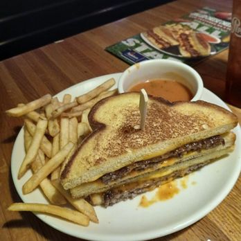 Applebee's Grill + Bar - Grilled cheese burger - Sports Bars Near Me - Saint John, Missouri Applebee's Grill + Bar - Grilled cheese burger - Sports Bars Near Me - Saint John, Missouri