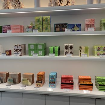 ROYCE Chocolate - Chocolate on offer - Chocolatiers & Shops Near Me - Bellevue, Washington