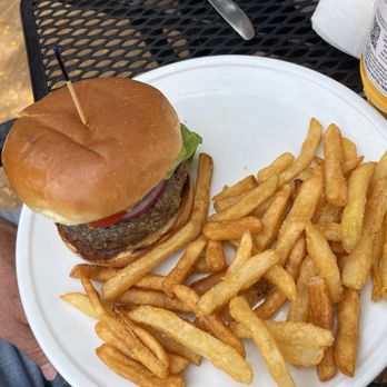 Reds Alehouse - Straight up burger - American Near Me - North Liberty, Iowa