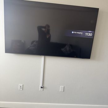 Handy King - Wall mounted tv. - TV Mounting Near Me - San Diego, California