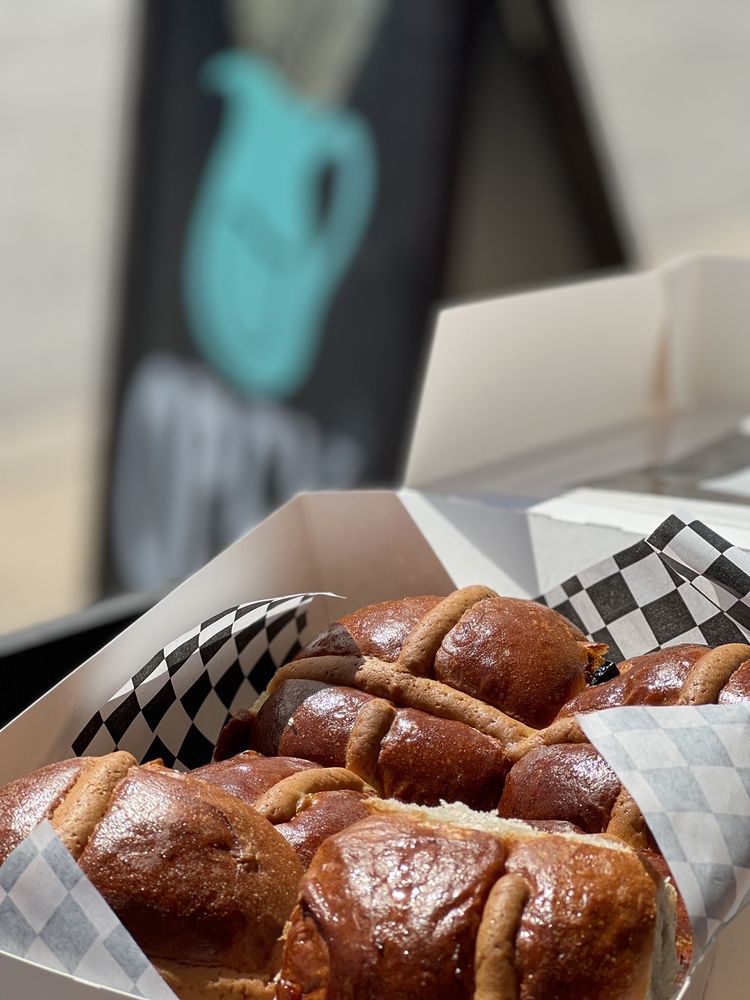 Flour & Water Co Logo