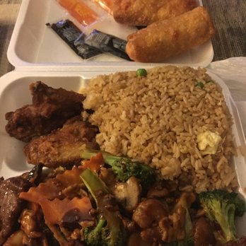 Best Wok - Triple Delight with 2 egg rolls - September 17, 2018 - Chinese Near Me - Charlotte, North Carolina Best Wok - Triple Delight with 2 egg rolls - September 17, 2018 - Chinese Near Me - Charlotte, North Carolina