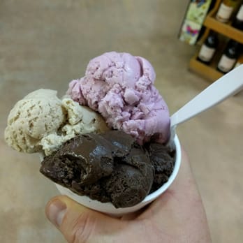Scoopers - $5.95 gets a lot of ice cream. - Ice Cream & Frozen Yogurt Near Me - Long Beach, Washington Scoopers - $5.95 gets a lot of ice cream. - Ice Cream & Frozen Yogurt Near Me - Long Beach, Washington