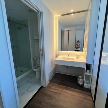 Universal Aventura Hotel - Room interior, bathroom - Resorts Near Me - Orlando, Florida