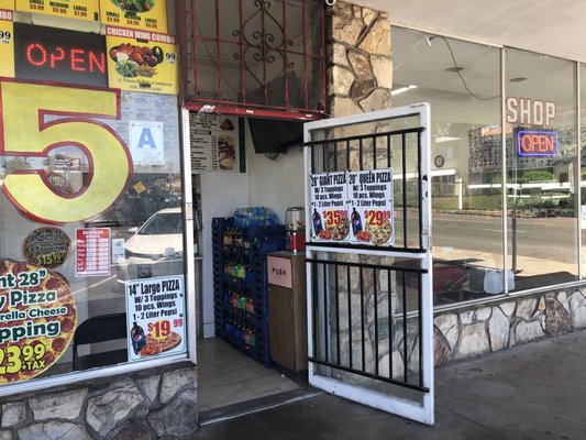 Giant Pizza King 53 Photos 74 Reviews Pizza 1029 Elkelton Blvd Spring Valley Ca United States Restaurant Reviews Phone Number Menu