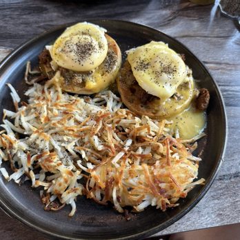 The Station Bar - Eggs Benedict with chorizo - Wine Bars Near Me - Herriman, Utah The Station Bar - Eggs Benedict with chorizo - Wine Bars Near Me - Herriman, Utah