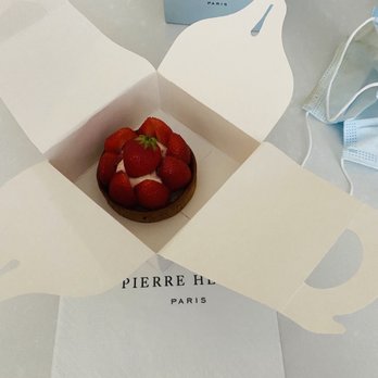 Galeries Lafayette Gourmet - Strawberry tartlet - Delicatessen Near Me - Paris, 75