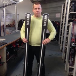 Même des skis Ferrari!!!