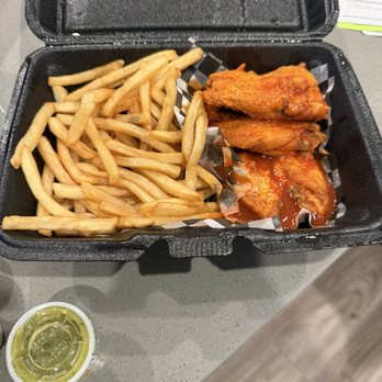 Calitacos - Wings with fries - Tacos Near Me - Phoenix, Arizona Calitacos - Wings with fries - Tacos Near Me - Phoenix, Arizona