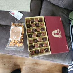 Sea salt caramel and nut crunch popcorn Sea salt caramel and nut crunch popcorn