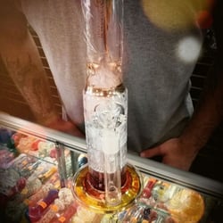 Waves Smoke & Vapes
