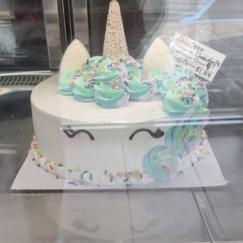 Baskin-Robbins - Cute unicorn ice cream cake!  Just what I needed! - Ice Cream & Frozen Yogurt Near Me - Manteca, California