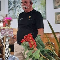 Choice Auction - KEITH TROWBRIDGE, AUCTIONEER/PARTNER