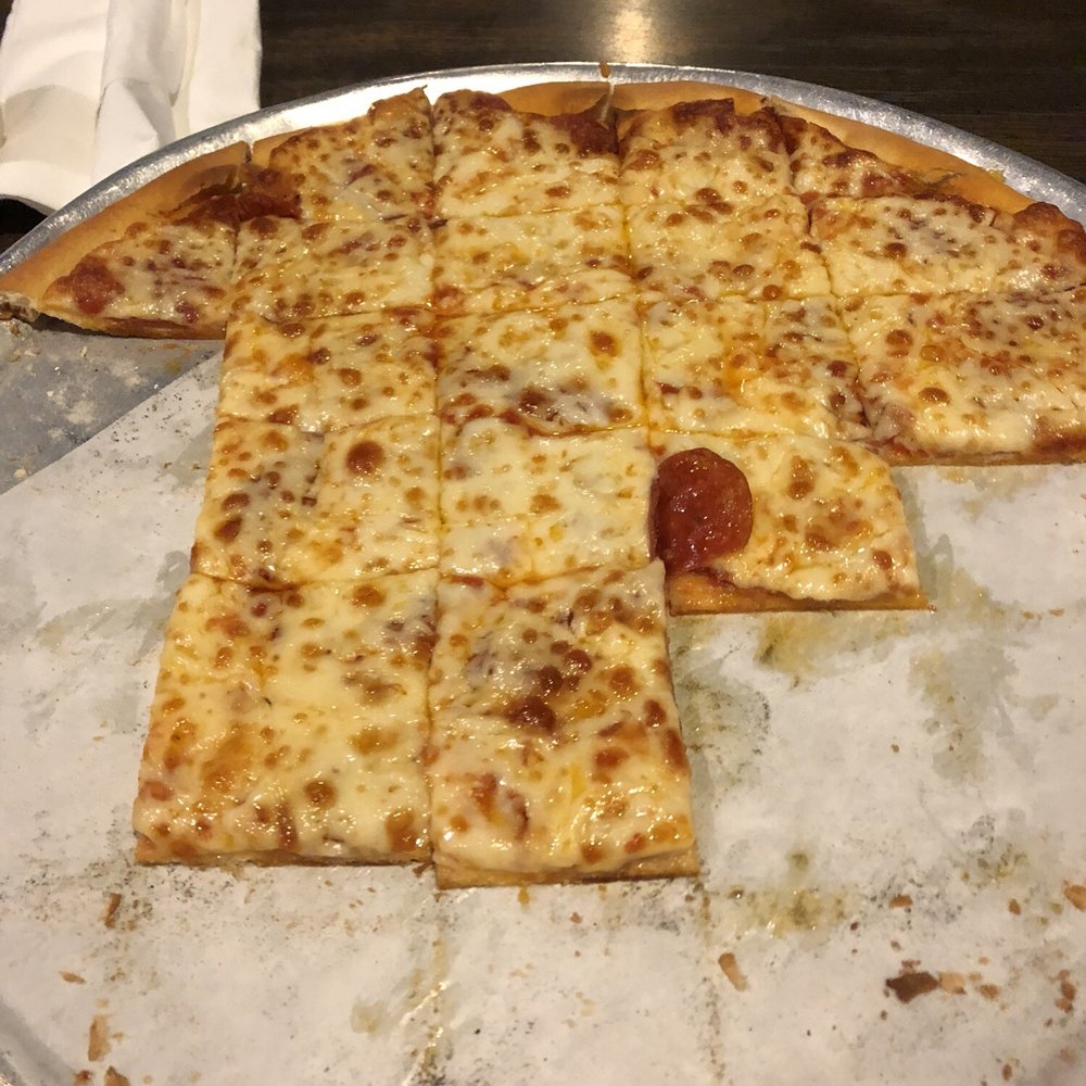 G & D Pizzaria - Pizza Near Me - Columbia, Missouri