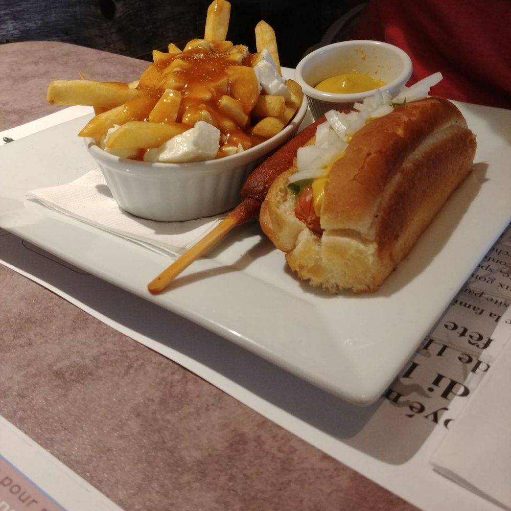 Pizza Barbas - Marie's meal: hotdog, pogo and poutine - Pizza Near Me - Saint-Gabriel-De-Brandon, Quebec