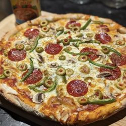 Venice House - Venice Pizza House - stop in and try our pizza!