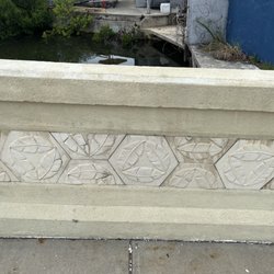 Thrill Hill - Engraving on the 1931 bridge