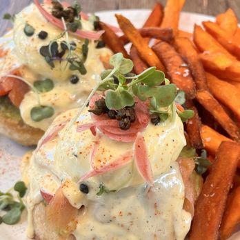 Peacock Pansy - Smoked Salmon Benedict - Breakfast & Brunch Near Me - San Francisco, California Peacock Pansy - Smoked Salmon Benedict - Breakfast & Brunch Near Me - San Francisco, California