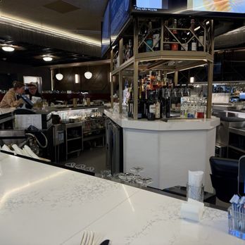 Gatsby - Gatsby - Terminal C - Dulles - near C22 - Comfort Food Near Me - Sterling, Virginia