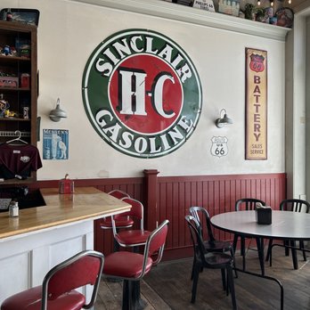 Roy's Pizza & Pasta - the interior of the restaurant - Italian Near Me - Ephraim, Utah Roy's Pizza & Pasta - the interior of the restaurant - Italian Near Me - Ephraim, Utah