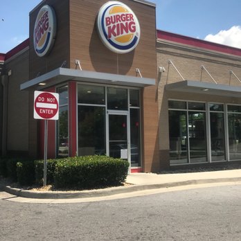 Burger King - the front of the restaurant - Fast Food Near Me - Atlanta, Georgia