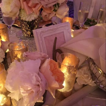 Floramor Studios - Laura goes above and beyond. Just tell her your vision and trust her in doing the rest! - Floral Designers Near Me - San Francisco, California