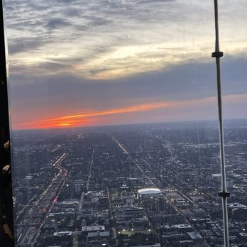 Skydeck Chicago - Observatories Near Me - Chicago, Illinois