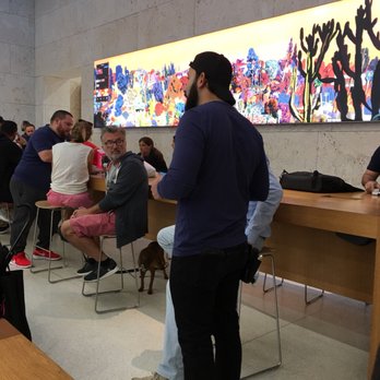 Apple - Lincoln Road - Electronics Near Me - Miami Beach, Florida