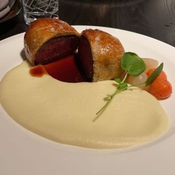 Gordon Ramsay Hell's Kitchen - Beef Wellington - Steakhouses Near Me - Stateline, Nevada Gordon Ramsay Hell's Kitchen - Beef Wellington - Steakhouses Near Me - Stateline, Nevada