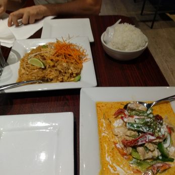 Sabhai Thai Restaurant - Tasty Panang curry and Chicken Pad Thai. Delicious! - Thai Near Me - Sidney, British Columbia